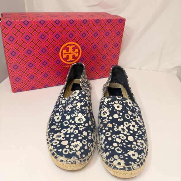 Tory Burch Navy and White Floral Espadrilles - Picture 2 of 5